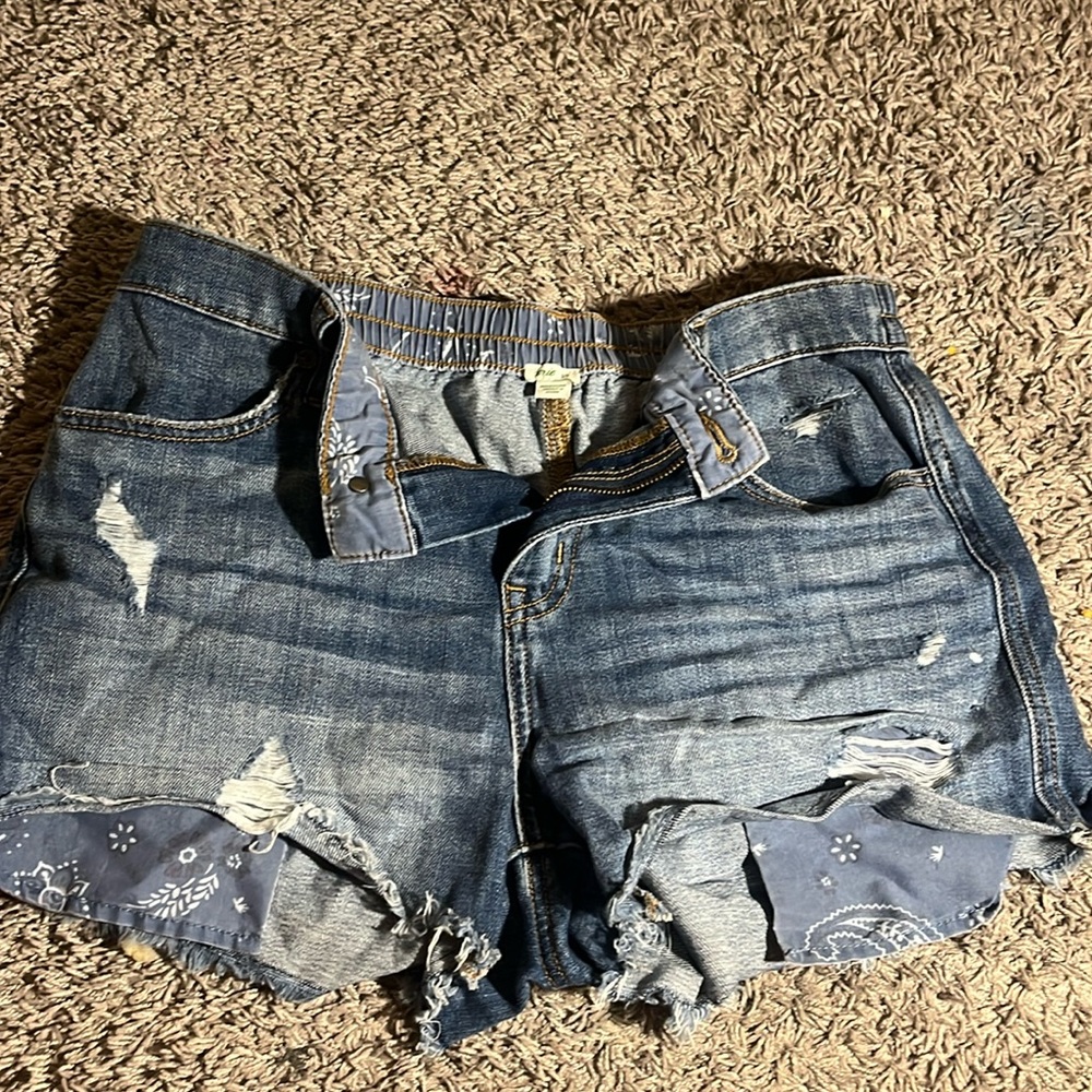 Arie Paisley Pocket Jean Shorts